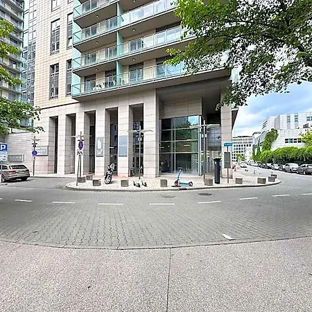 Aparthotel Platinumtowers Parking