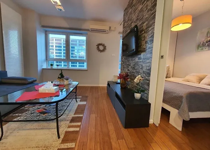 Aparthotel Platinumtowers Parking 3*