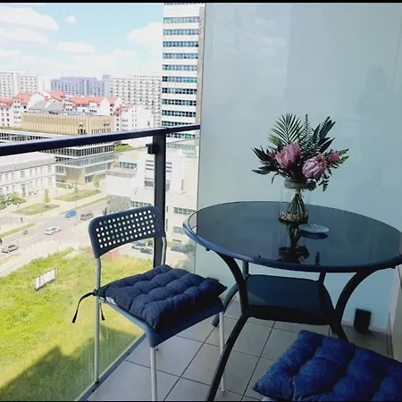 Platinumtowers Parking Apartmanhotel Varsó